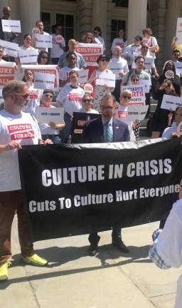 Manhattan borough president Mark Levine led a rally chanting “arts and culture for all” and vowed to get last year’s budget cuts restored at a City Hall protest on May 21, six weeks before the budget for the new fiscal year was due. Photo: Keith J. Kelly