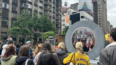 The portal from New York City’s Flatiron at the junction of Broadway, Fifth Avenue and 23rd Street that connects to Dublin at the corner of North Earl Street and O’Connell Street. The 3.5-ton part interactive sculpture and part webcam is providing a 24-hour livestream across global cities. Photo: Alessia Girardin.