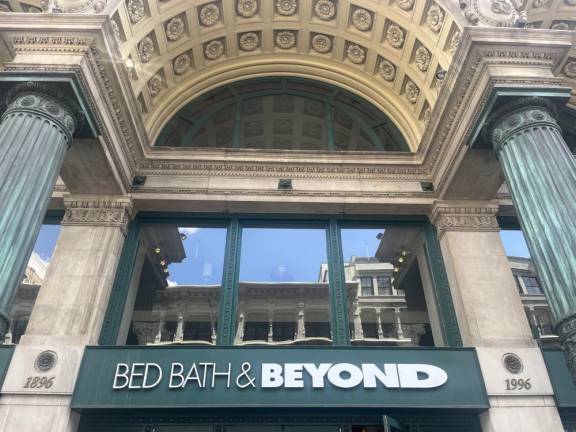 Bed Bath And Beyond Files For Bankruptcy; Sixth Avenue Location To ...